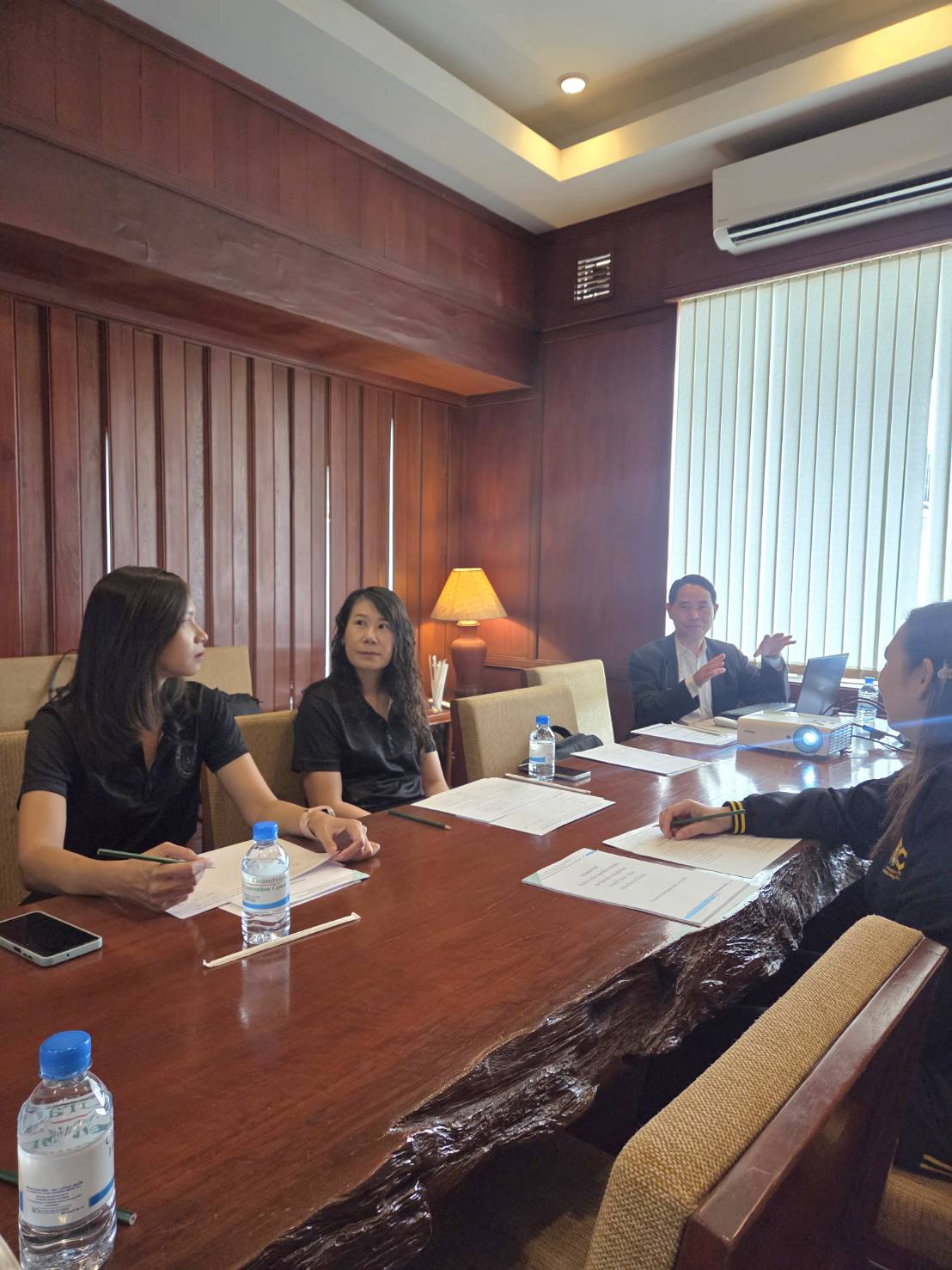 ประชุมโครงการสัมมนาเชิงปฏิบัติการเพื่อทบทวนแผนยุทธศาสตร์ ระยะ 5 ปี และจัดทำแผนปฏิบัติงานประจำปี